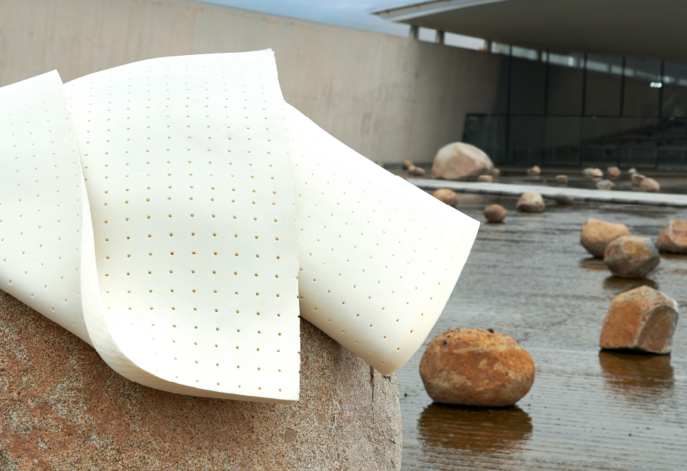 capa de látex colchón atelier cannon home capa de látex colchón doblada